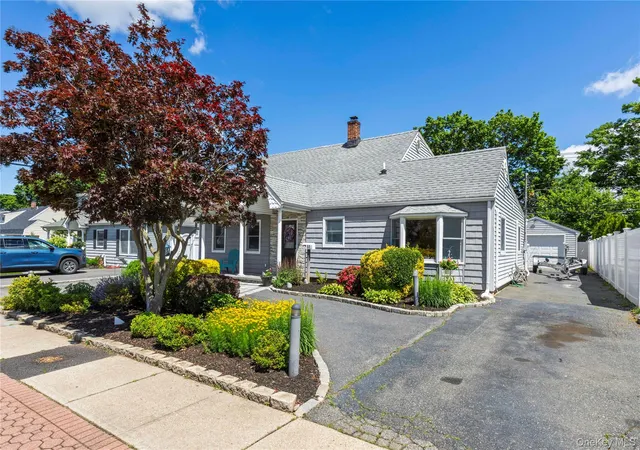 Photo 3 of Sale Pending at 51 Cliff Ln, Hempstead, NY 11756 | MLS# 1013886 | Listing updated on 2026-08-05