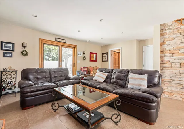 Photo 3 of Sale Pending at 51 Cliff Ln, Hempstead, NY 11756 | MLS# 1013886 | Listing updated on 2026-08-05