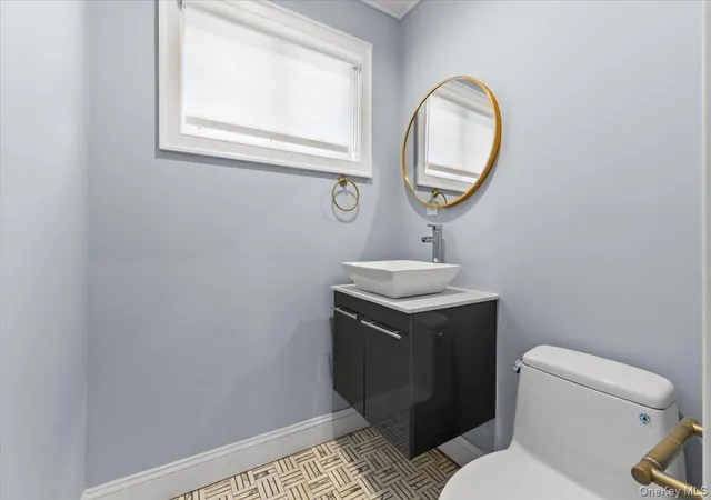 Photo 4 of Single family home for sale at 9 Carriage Rd, North Hempstead, NY 11024 | MLS# 1013892 | Listing updated on 2026-10-29
