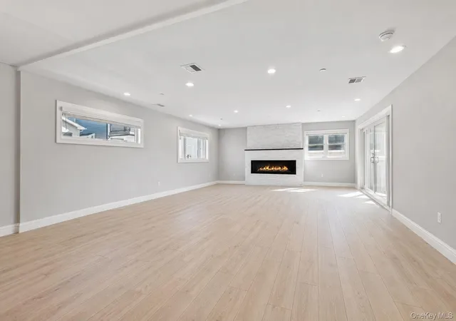 3rd image of 71 Michigan St, Long Beach, NY 11561 | MLS# 1013894