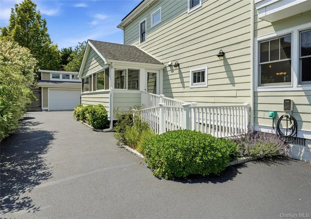 Photo 4 of Sale Pending at 2544 Riverside Ave, Seaford, NY 11783 | MLS# 1013946 | Listing updated on 2026-08-11