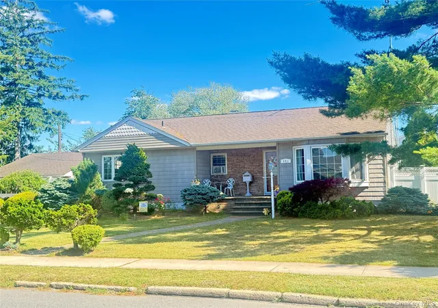 2nd image of 685 Seabury Ave, Hempstead, NY 11010 | MLS# 1013966