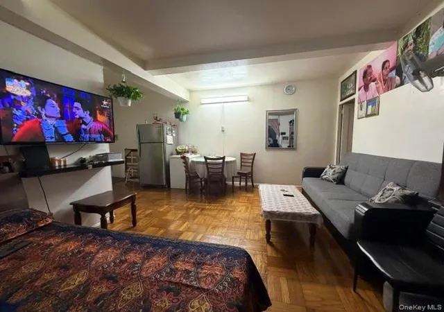 Listing Photo 5 - Condo for sale in building located at 1670 Metropolitan Ave, New York, NY 10462 - Unit #3F