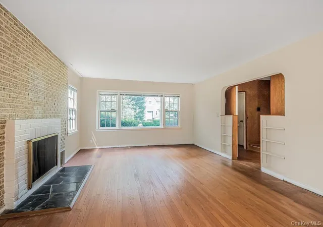 Photo 4 of Sale Pending at 37 Poe St, Greenburgh, NY 10530 | MLS# 1013998 | Listing updated on 2026-08-21