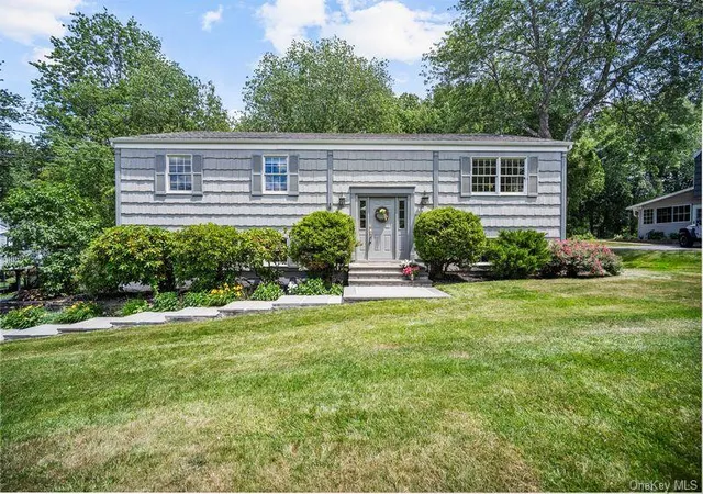 Homes for sale in Yorktown, NY | 3282 Quinlan St, Yorktown, NY 10598 | MLS# 1014005