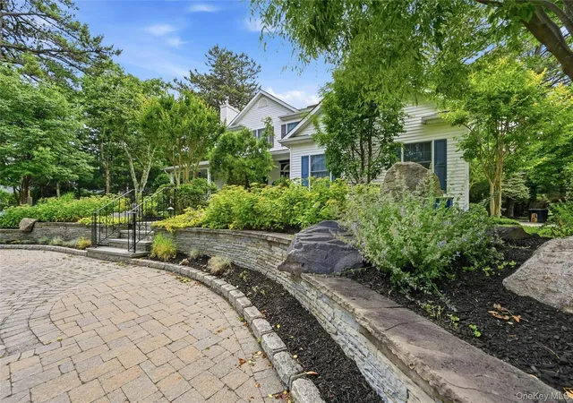 Photo 2 of Sale Pending at 6 Thunder Rd, Miller Place, NY 11764 | MLS# 1014006 | Listing updated on 2026-07-10