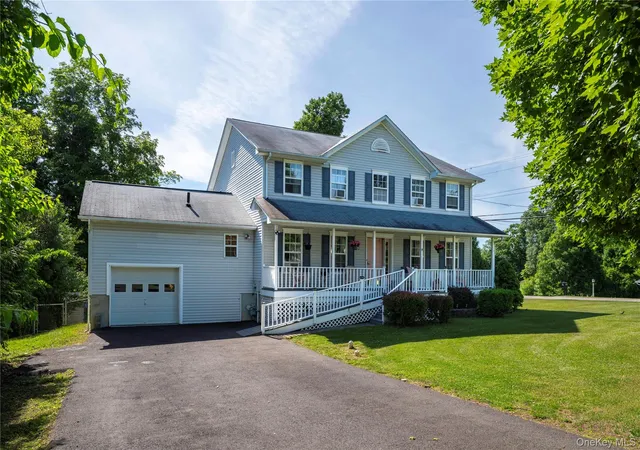 Photo 3 of Single family home for sale at 31 Briarwood Dr, Wappingers Falls, NY 12590 | MLS# 1014009 | Listing updated on 2026-08-29