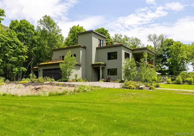 3rd image of 215 Smith Rd, Poughkeepsie, NY 12603 | MLS# 1014020