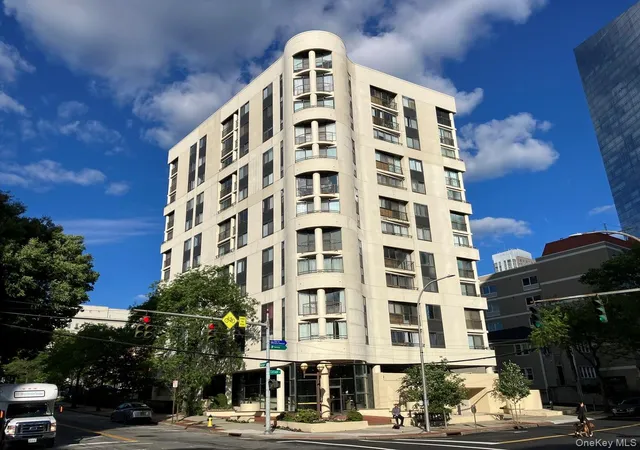 Homes for sale in White Plains, NY | 10 Cottage Pl #2E, White Plains, NY 10601 | MLS# 1014027