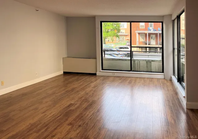 Homes for sale in White Plains, NY | 10 Cottage Pl #2E, White Plains, NY 10601 | MLS# 1014027