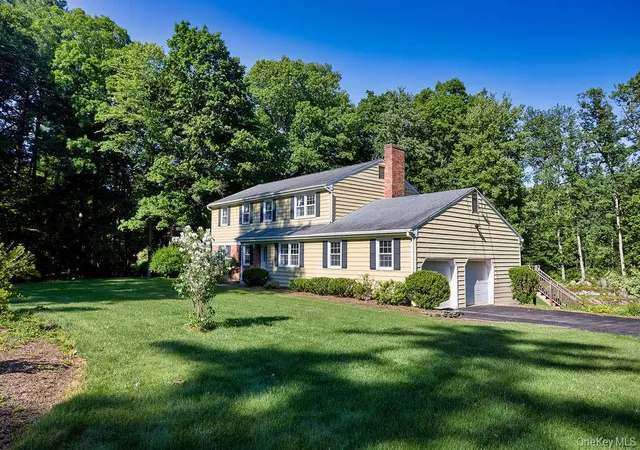 2nd image of 10 Stoutenburgh Dr, Hyde Park, NY 12538 | MLS# 1014045