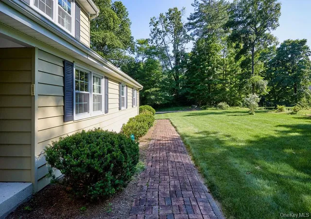 Photo 3 of Single family home for sale at 10 Stoutenburgh Dr, Hyde Park, NY 12538 | MLS# 1014045 | Listing updated on 2026-08-20