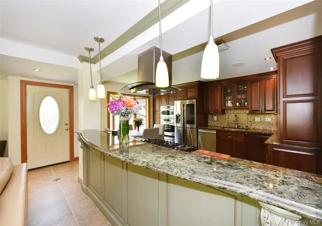 4th image of 3 Joy Dr, New Hyde Park, NY 11040 | MLS# 1014055