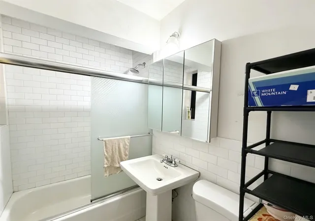 Homes for sale in New York, NY | 150-29 72Nd Road #3A, New York, NY 11367 | MLS# 1014062