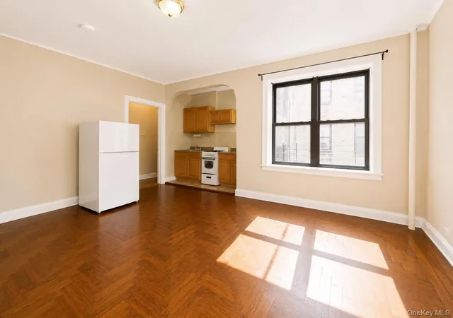 Photo 4 of House for sale at 700 Oakland Pl #5B, Bronx, NY 10457 | MLS# 1014063 | Listing updated on 2026-08-08