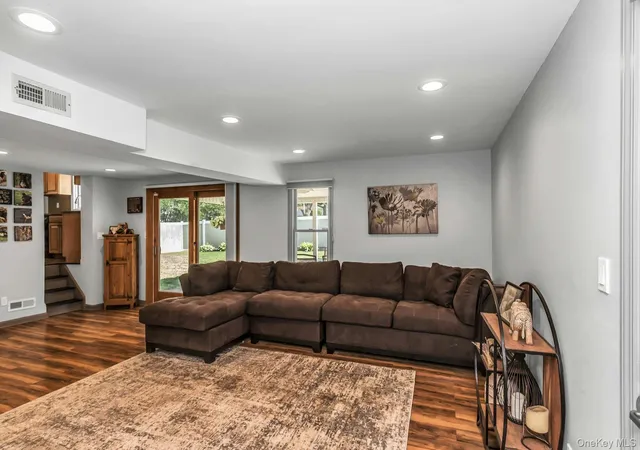 27th image of 20 Danton St, Melville, NY 11747 | MLS# 1014068