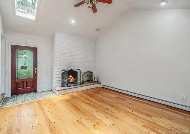 Photo 3 of Sale Pending at 61 Ledgewood Dr, Smithtown, NY 11787 | MLS# 1014086 | Listing updated on 2026-08-15