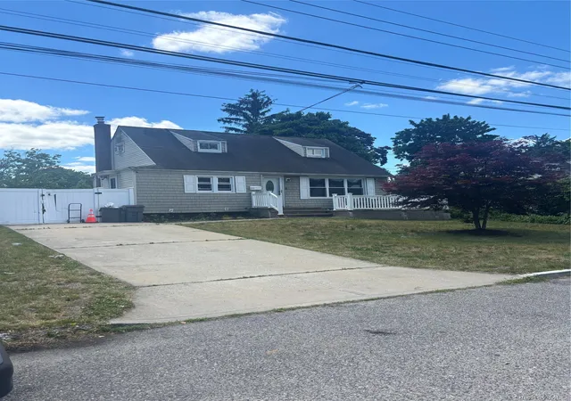 2nd image of 36 Hickory St, Central Islip, NY 11722 | MLS# 1014094