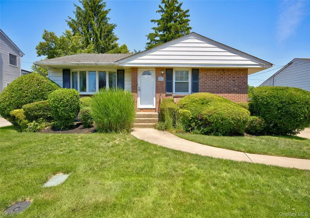 2nd image of 41 Elwood Ave, Oyster Bay, NY 11801 | MLS# 1014124