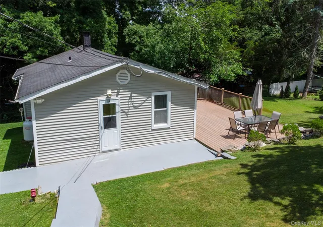 Photo 3 of Single family home for sale at 18 Worthington Dr W, Carmel, NY 10512 | MLS# 1014131 | Listing updated on 2026-09-02