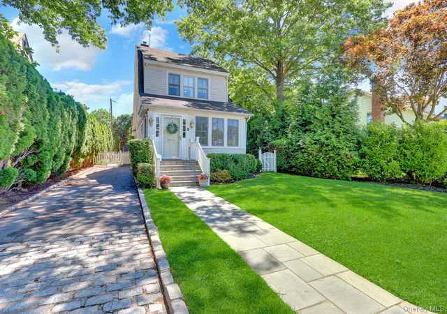 4th image of 65 Roxbury Rd, Garden City, NY 11530 | MLS# 1014137