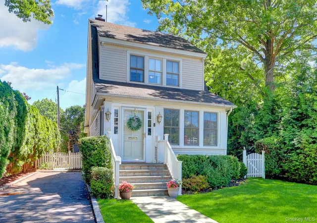 5th image of 65 Roxbury Rd, Garden City, NY 11530 | MLS# 1014137