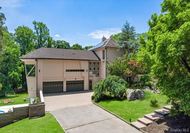 Photo 3 of Single family home for sale at 150 Pinecrest Dr, Greenburgh, NY 10706 | MLS# 1014155 | Listing updated on 2026-09-03