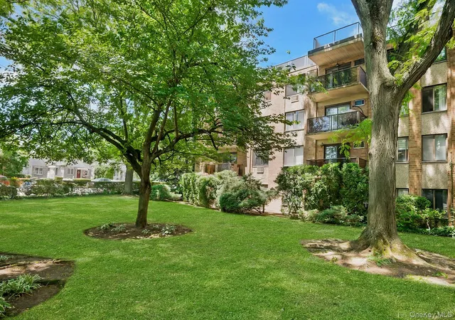 3rd image of 1101 Midland Ave #411, Yonkers, NY 10708 | MLS# 1014165