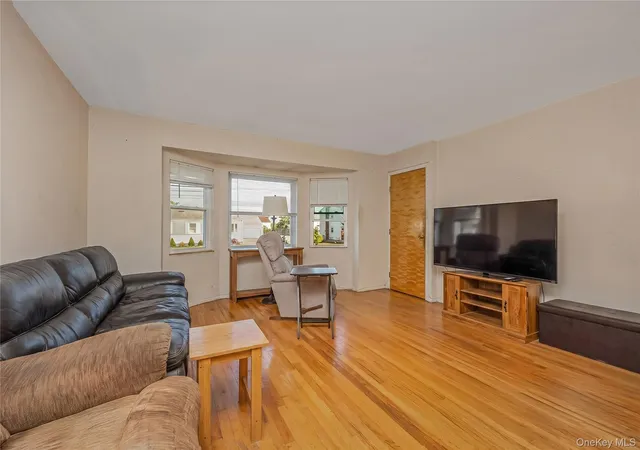 4th image of 28 Baldwin St, Farmingdale, NY 11735 | MLS# 1014181