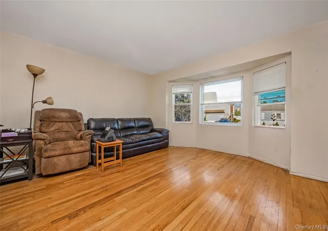 5th image of 28 Baldwin St, Farmingdale, NY 11735 | MLS# 1014181