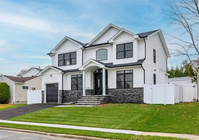 2nd image of 21 Devon Rd, Oyster Bay, NY 11714 | MLS# 1014185