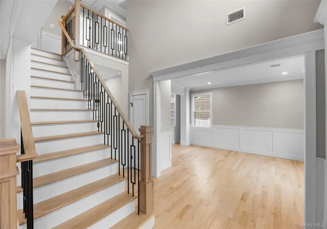 5th image of 21 Devon Rd, Oyster Bay, NY 11714 | MLS# 1014185