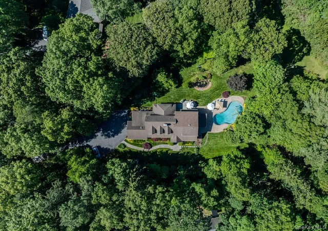 Photo 2 of Sale Pending at 55 Wynn Ct, Oyster Bay, NY 11791 | MLS# 1014197 | Listing updated on 2026-08-04