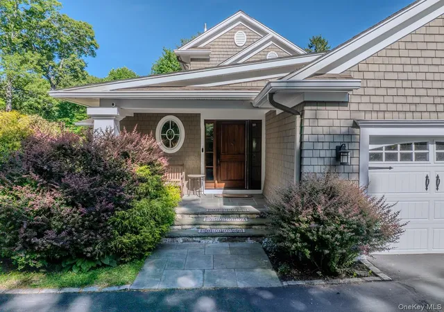 Photo 3 of Sale Pending at 55 Wynn Ct, Oyster Bay, NY 11791 | MLS# 1014197 | Listing updated on 2026-08-04