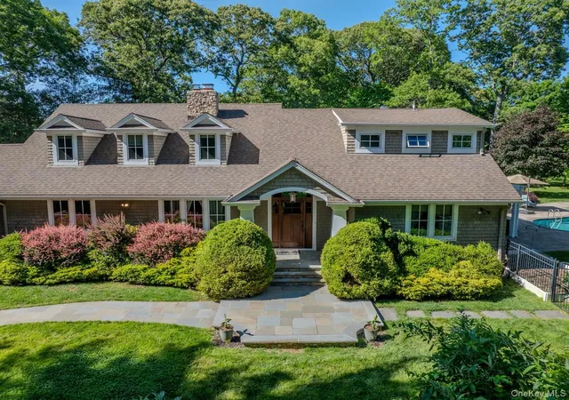 Photo 3 of Sale Pending at 55 Wynn Ct, Oyster Bay, NY 11791 | MLS# 1014197 | Listing updated on 2026-08-04