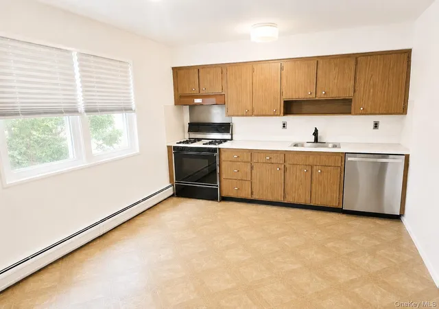 Homes for sale in Clarkstown, NY | 82 Demarest Ave #16, Clarkstown, NY 10994 | MLS# 1014203