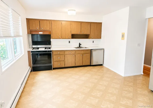 Homes for sale in Clarkstown, NY | 82 Demarest Ave #16, Clarkstown, NY 10994 | MLS# 1014203
