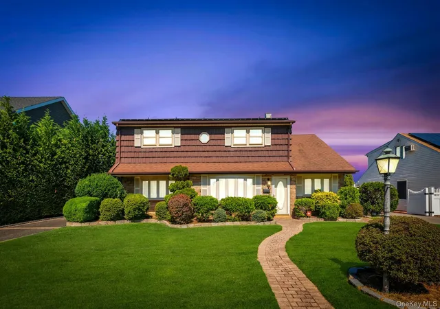 Photo 1 of Single family home for sale at 3591 Fiddler Ln, Oyster Bay, NY 11714 | MLS# 1014209 | Listing updated on 2026-09-15