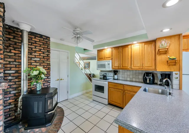 4th image of 3591 Fiddler Ln, Oyster Bay, NY 11714 | MLS# 1014209
