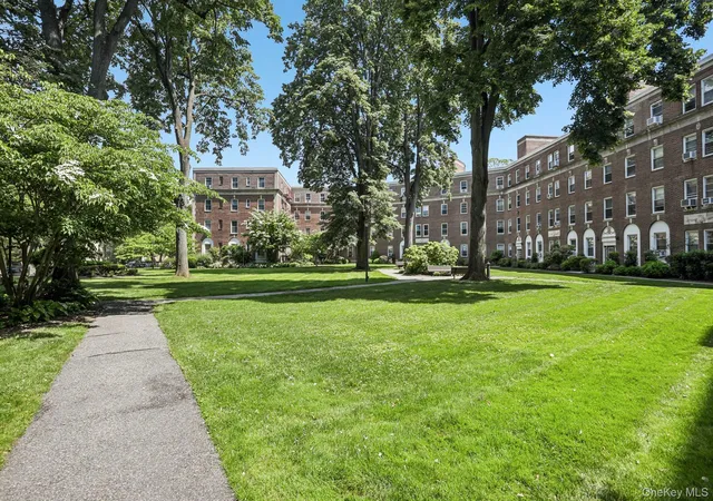 3rd image of 445 Gramatan Ave #CD3, Mount Vernon, NY 10552 | MLS# 1014213