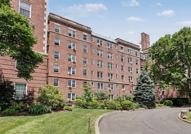 Homes for sale in Greenburgh, NY | 300 S Broadway #2 H, Greenburgh, NY 10591 | MLS# 1014218