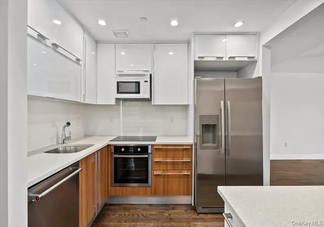 Photo 2 of Condo for sale at 3135 31st Street #605, Astoria, NY 11106 | MLS# 1014219 | Listing updated on 2026-10-08