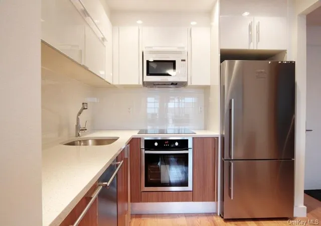 Photo 3 of Condo for sale at 3135 31st Street #605, Astoria, NY 11106 | MLS# 1014219 | Listing updated on 2026-06-17