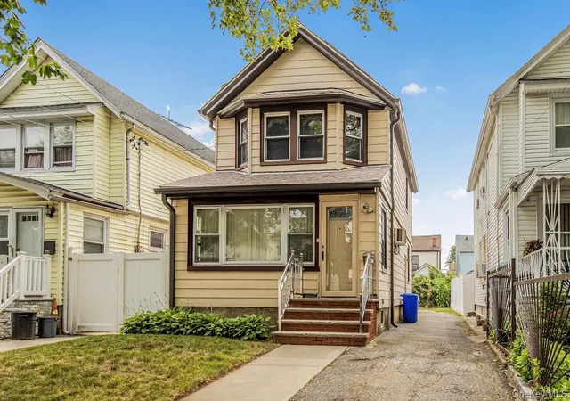 Homes for sale in New York, NY | 9036 209th St, New York, NY 11428 | MLS# 1014235