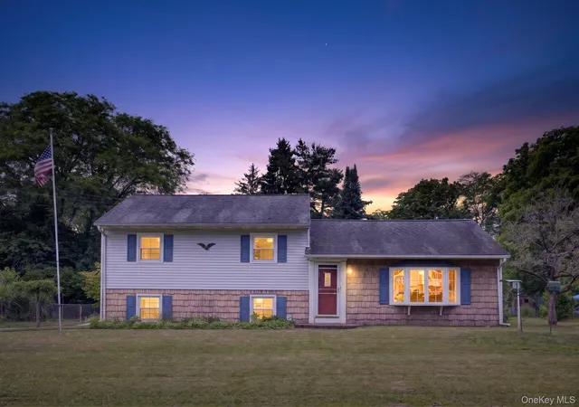 Homes for sale in New Windsor, NY | 20 Hudson Dr, New Windsor, NY 12553 | MLS# 1014237