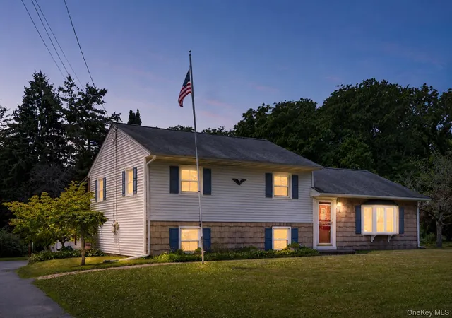 Homes for sale in New Windsor, NY | 20 Hudson Dr, New Windsor, NY 12553 | MLS# 1014237