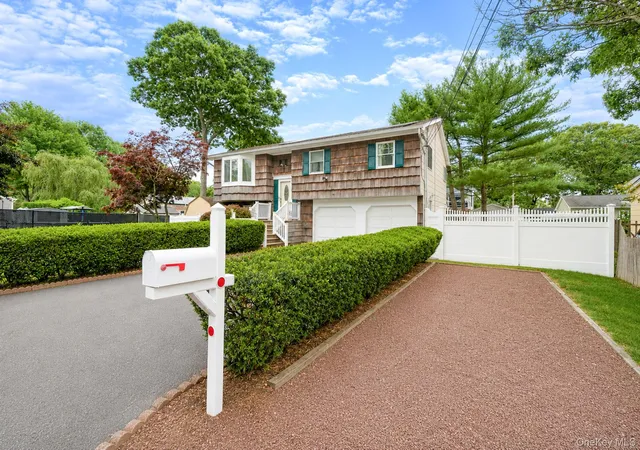 1st image of 6 Smith Ct, Mastic, NY 11950 | MLS# 1014243