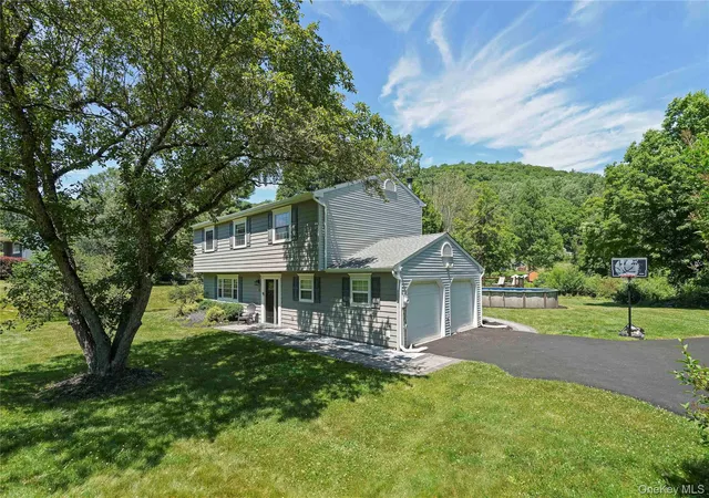 3rd image of 11 Kenneth Dr, Putnam Valley, NY 10579 | MLS# 1014246