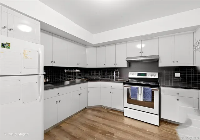 4th image of 61-26 164 St, Fresh Meadows, NY 11365 | MLS# 1014250