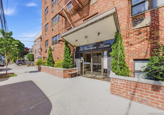 4th image of 4200 Herkimer Pl, New York, NY 11238